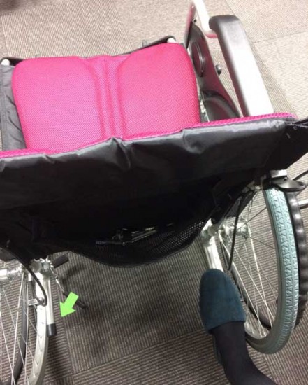 車椅子のティッピングレバー