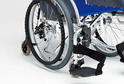 ６輪車椅子の画像