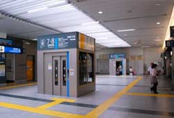 駅のエレベーター